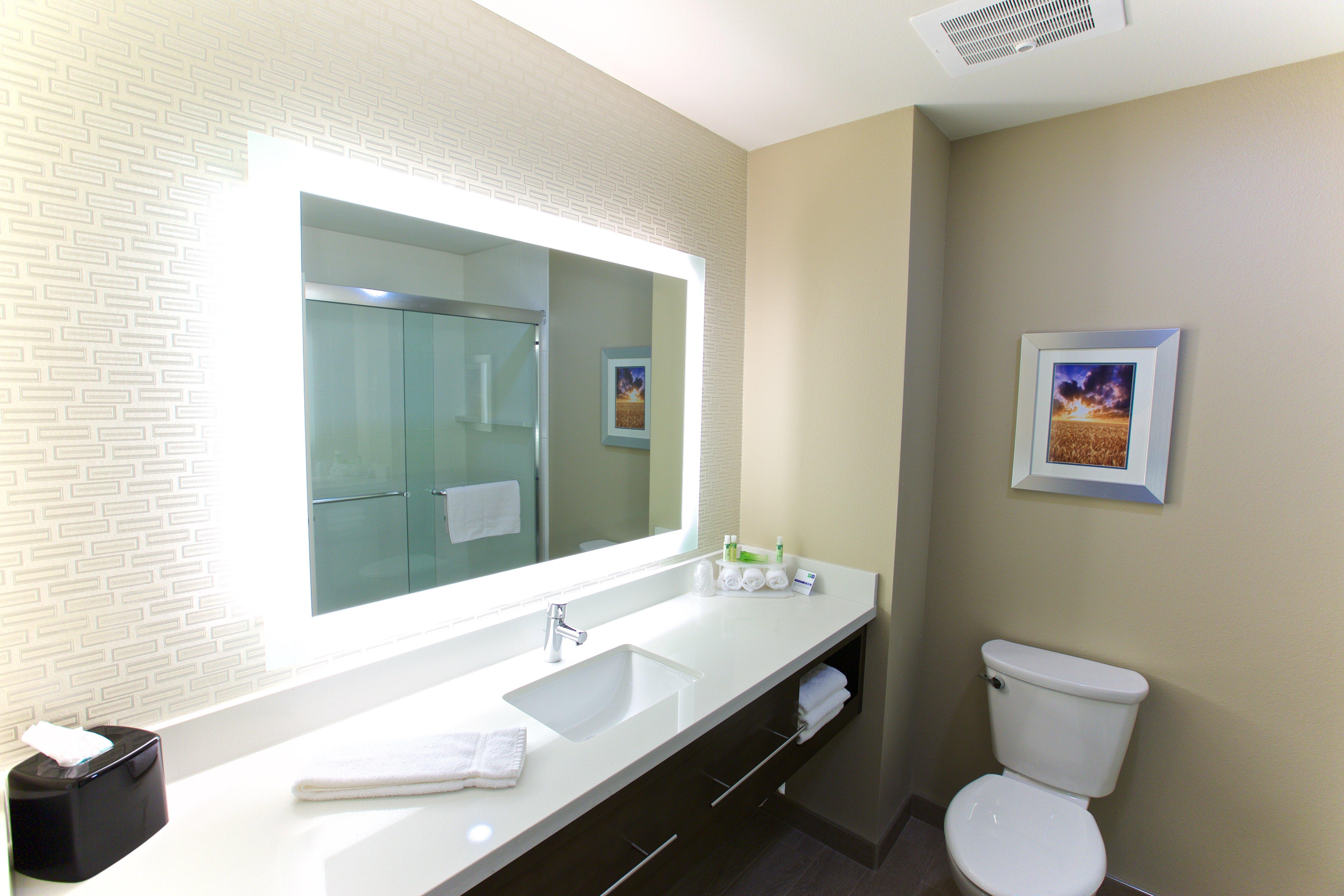 Holiday Inn Express Fargo Sw I94 Medical Center, An Ihg Hotel מראה חיצוני תמונה