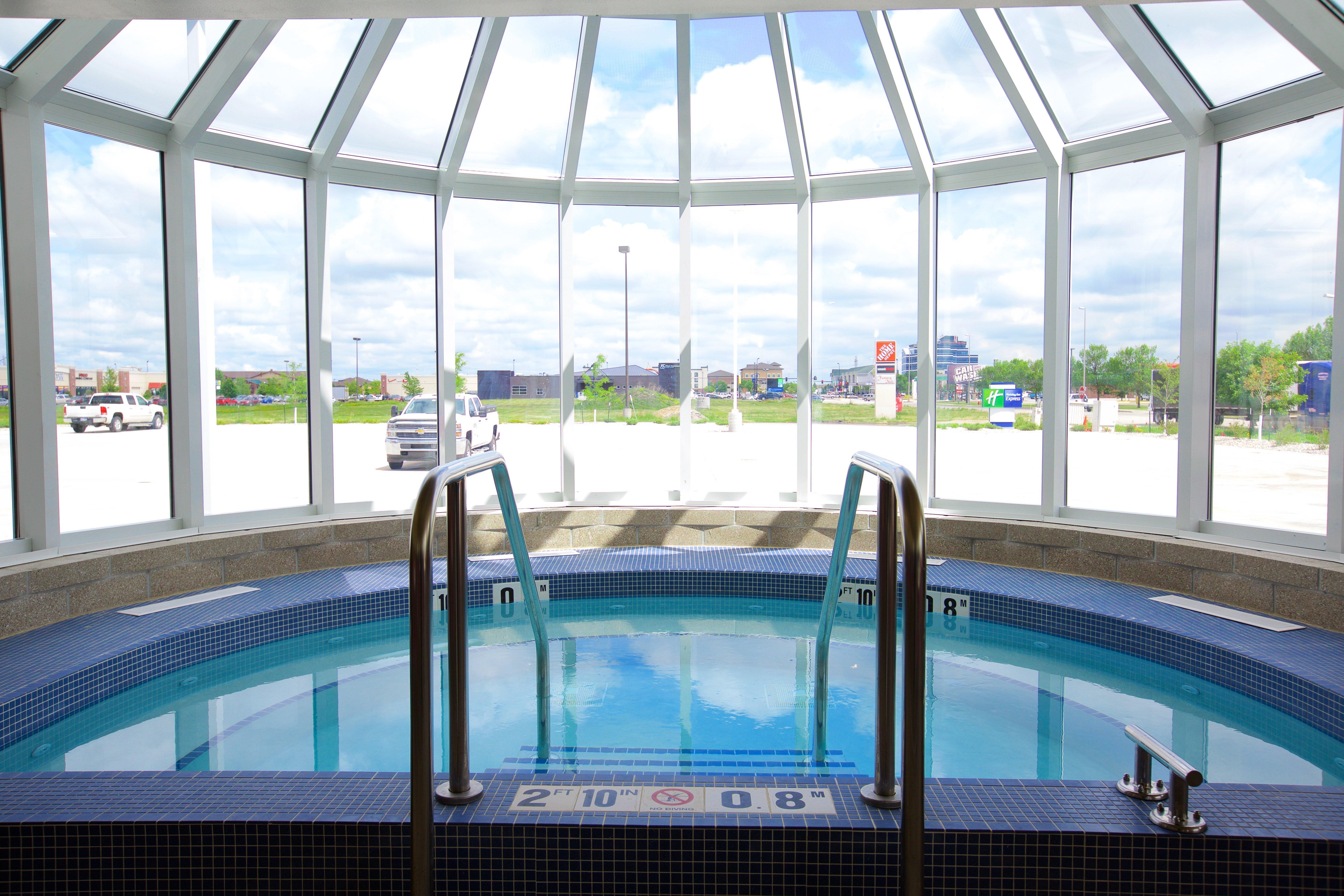 Holiday Inn Express Fargo Sw I94 Medical Center, An Ihg Hotel מראה חיצוני תמונה