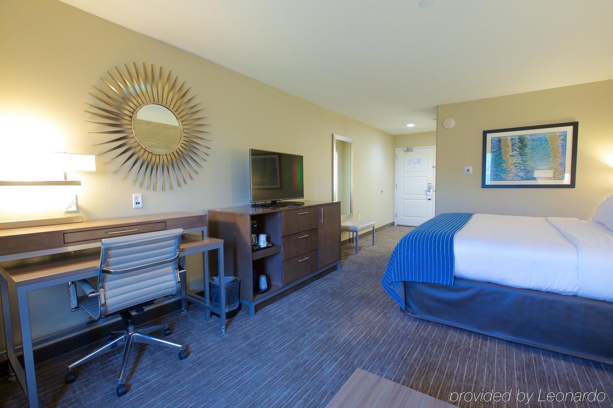 Holiday Inn Express Fargo Sw I94 Medical Center, An Ihg Hotel מראה חיצוני תמונה