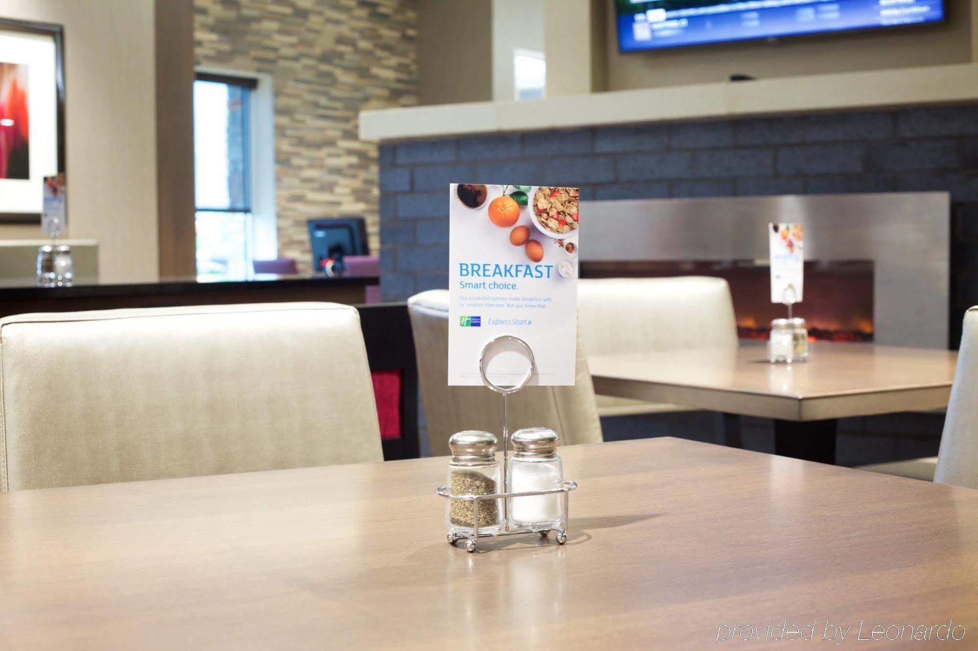 Holiday Inn Express Fargo Sw I94 Medical Center, An Ihg Hotel מראה חיצוני תמונה